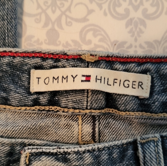 Tommy Hilfiger Women's 4-Snap Closure Blue Jeans, Size 8, IMO Run Big, EUC - Picture 4 of 6